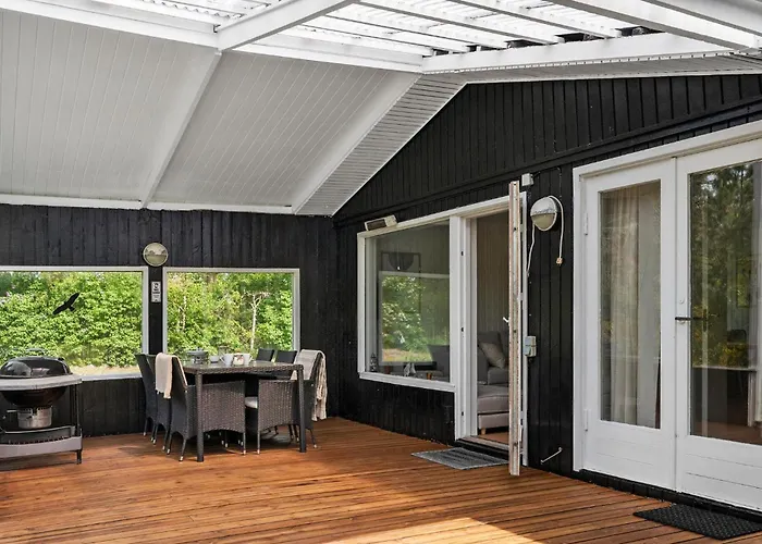 Three-bedroom In بيت للعطل Rødby